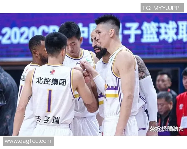 2015年CBA山东队与上海队激战回顾精彩瞬间与战术分析