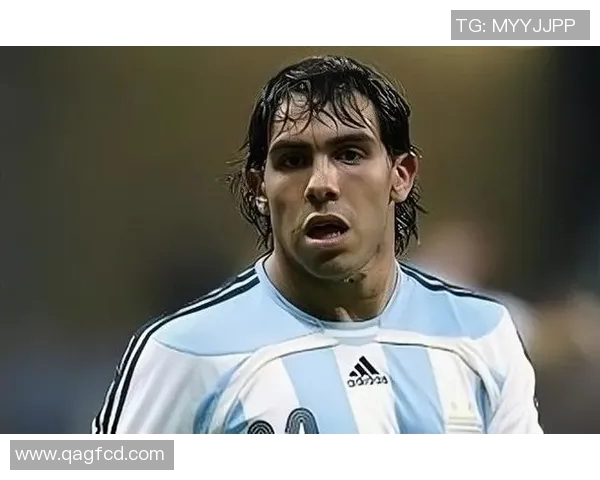 特维斯与梅西的足球传奇对决谁才是阿根廷的真正骄傲